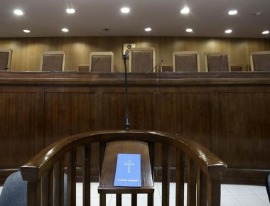 Ξεκίνησε η δίκη του ζεύγους Παπαντωνίου